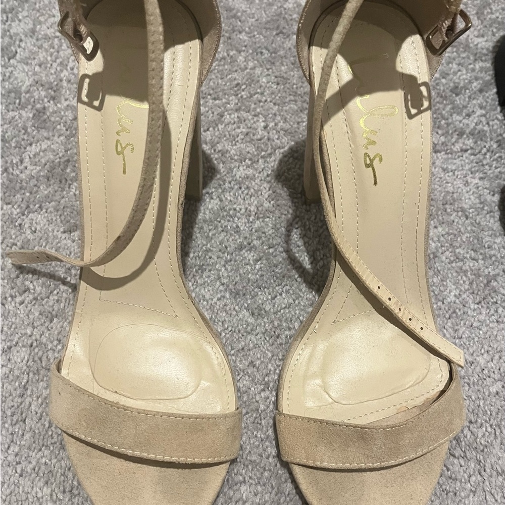 Elegant Tan Women's Sandals